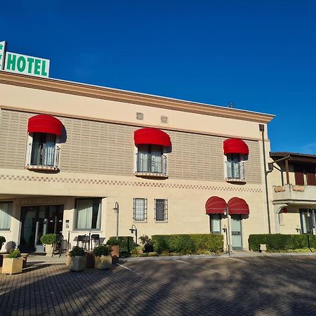 Hotel Lenotel 외부 사진