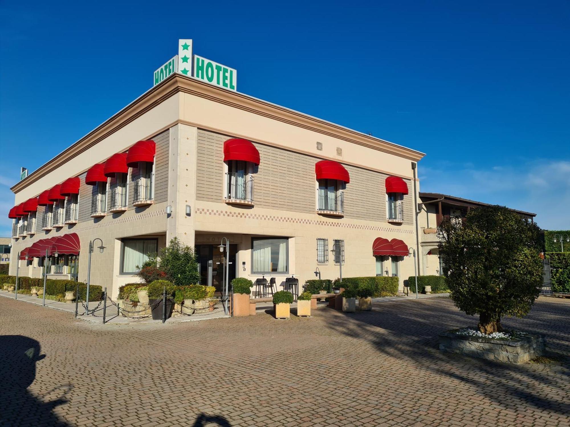 Hotel Lenotel 외부 사진