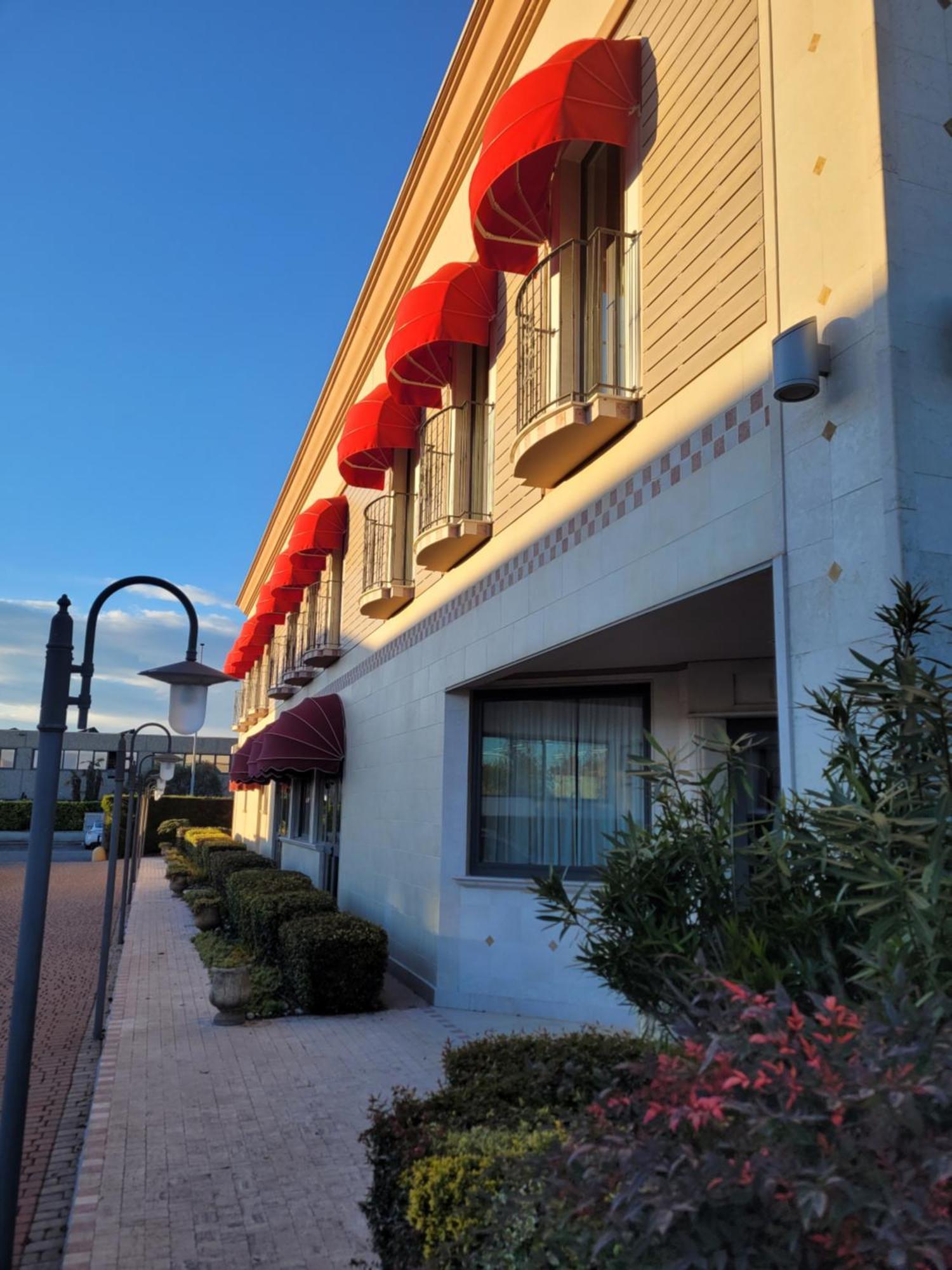 Hotel Lenotel 외부 사진
