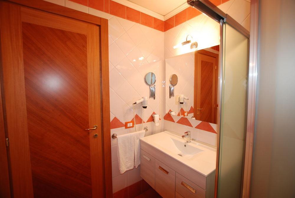 Hotel Lenotel 외부 사진