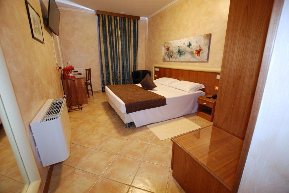 Hotel Lenotel 외부 사진