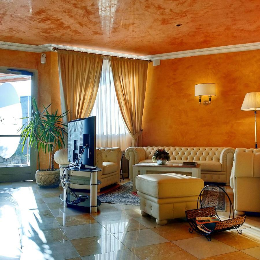 Hotel Lenotel 외부 사진